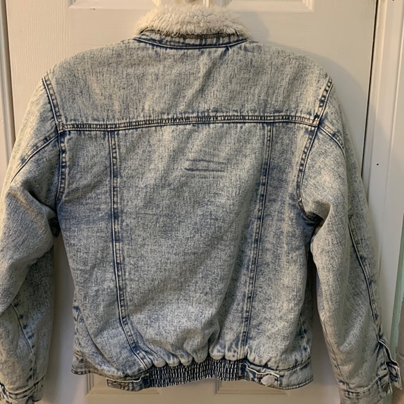 Light wash Sherpa lined jean jacket - Picture 7 of 7